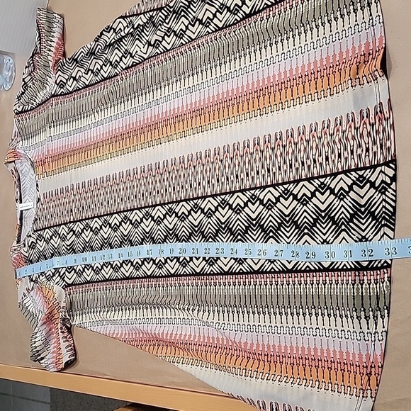 BCBGeneration Geometric Abstract Pattern Shift Dress, Size M, Short Sleeved EUC. - Picture 7 of 9